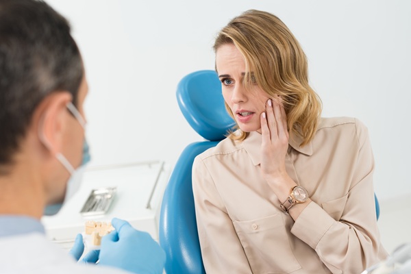 Visit An Emergency Dentist To Stop Oral Injury Bleeding